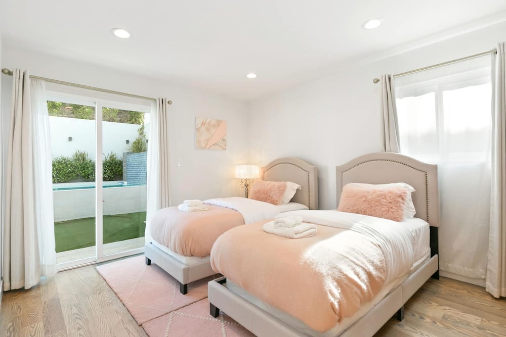 Hollywood Hills Heatpool BBQ Prime Location
