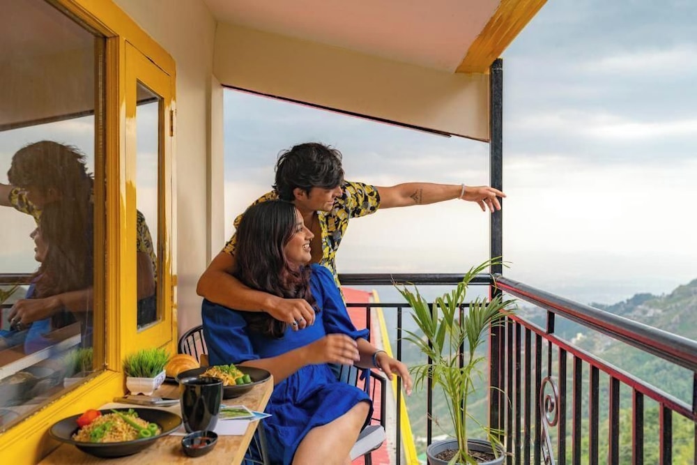 The Hosteller Mussoorie, Mall Road