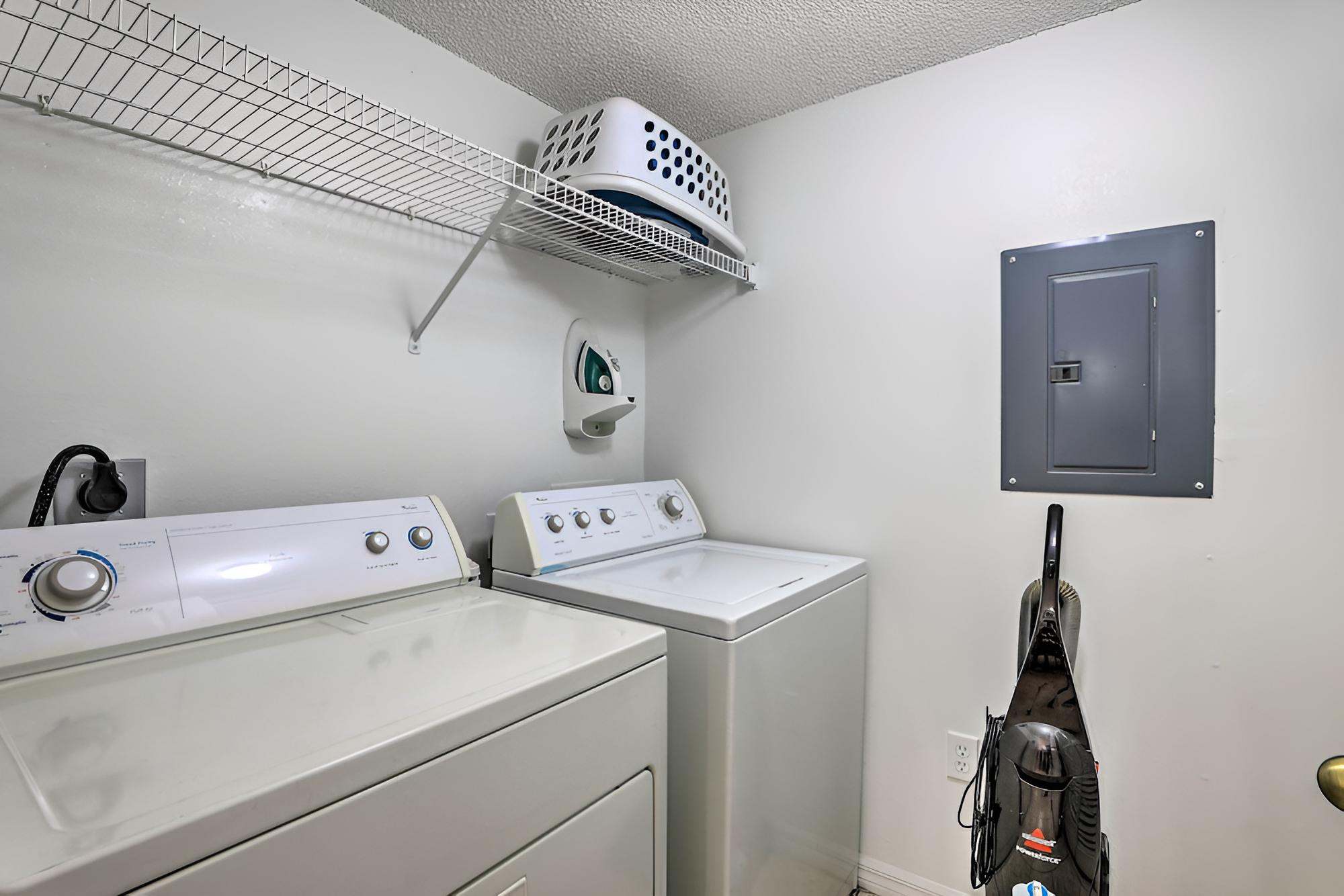 Kissimmee Townhome w/ Balcony, 7 Miles to Disney! - Image 3