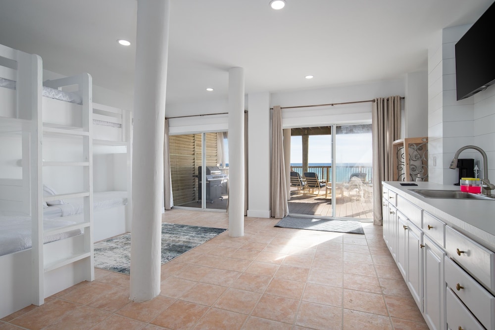 Destiny on the Sand by Avantstay Direct Beach Access Bbq on Large Ocean Facing Patio