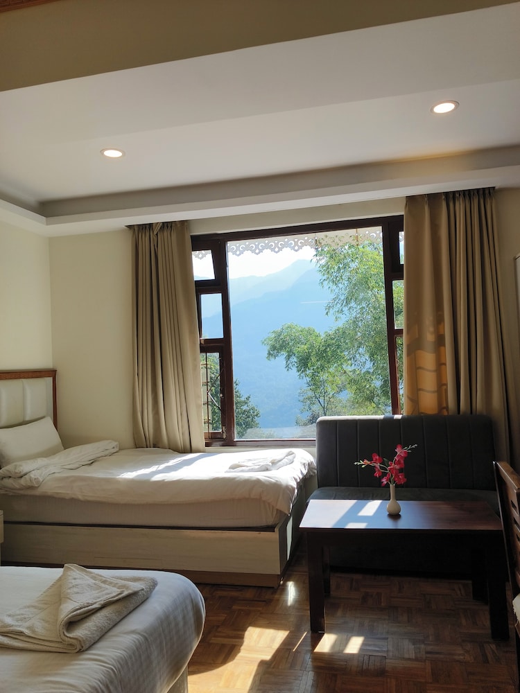 Kunden Fortune Resort Gangtok Near MG Marg