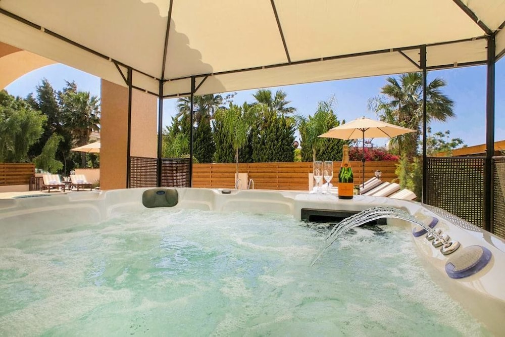 Villa Sapphire