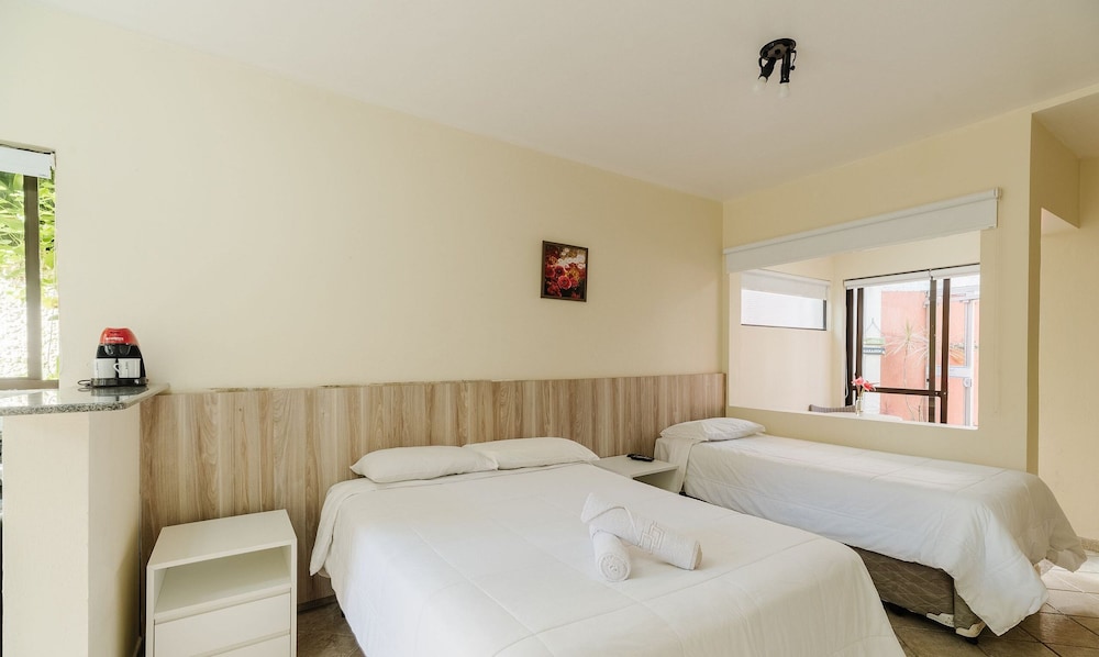 JOFs Apartamentos c Piscina e Vista Mar