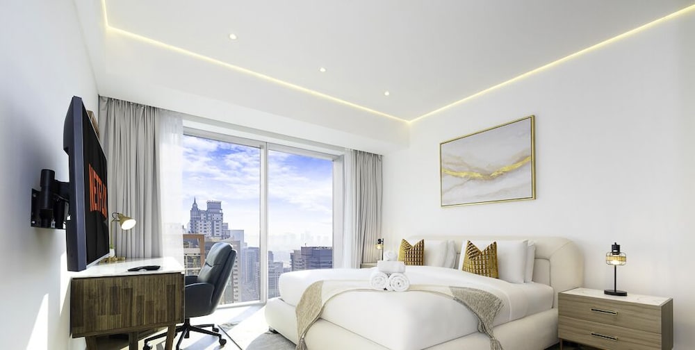 LUX The JW Marina Suite 2