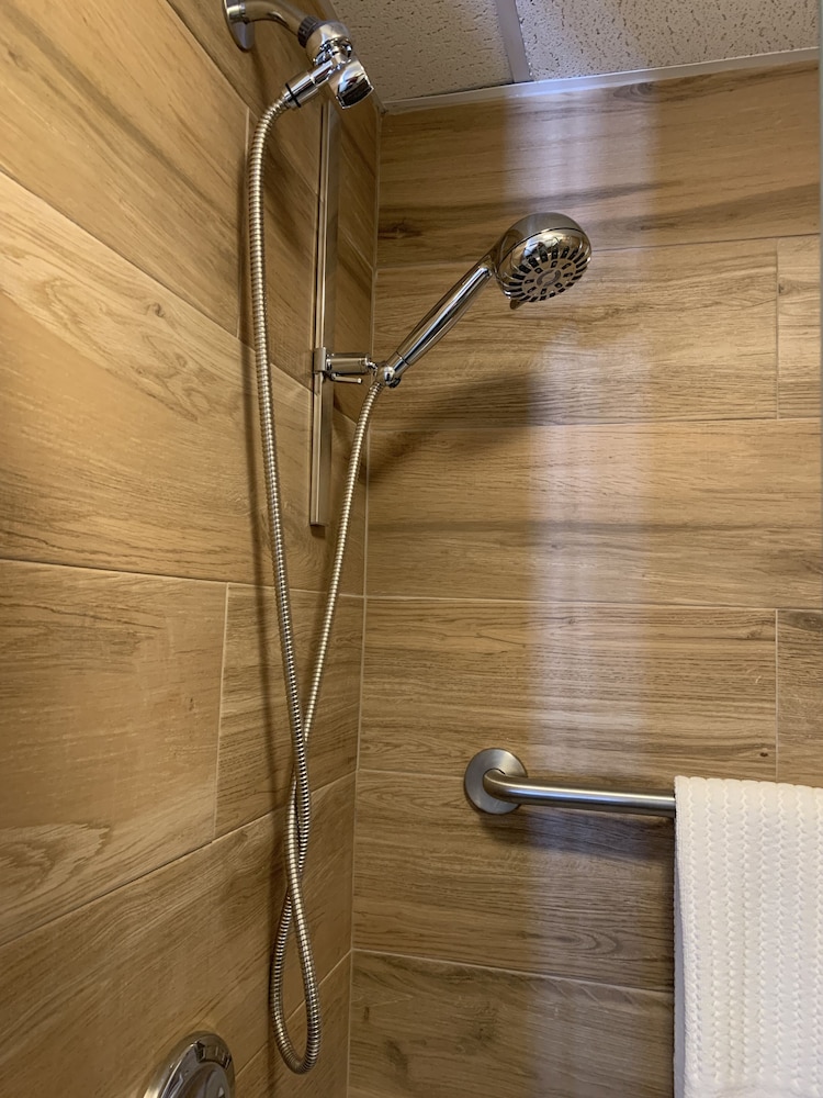 The Lodge Luxury Resort At Lake Harmony - Property Image 30