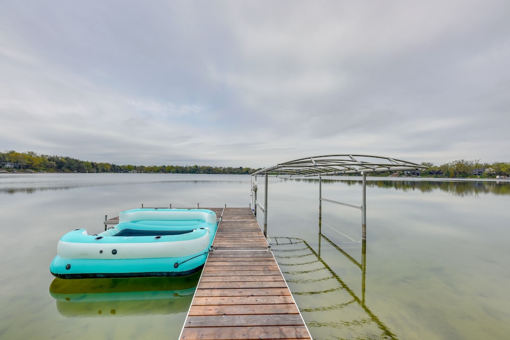 Burlington Vacations - Lakefront Burlington Vacation Rental: Dock Beach - Property Image 14