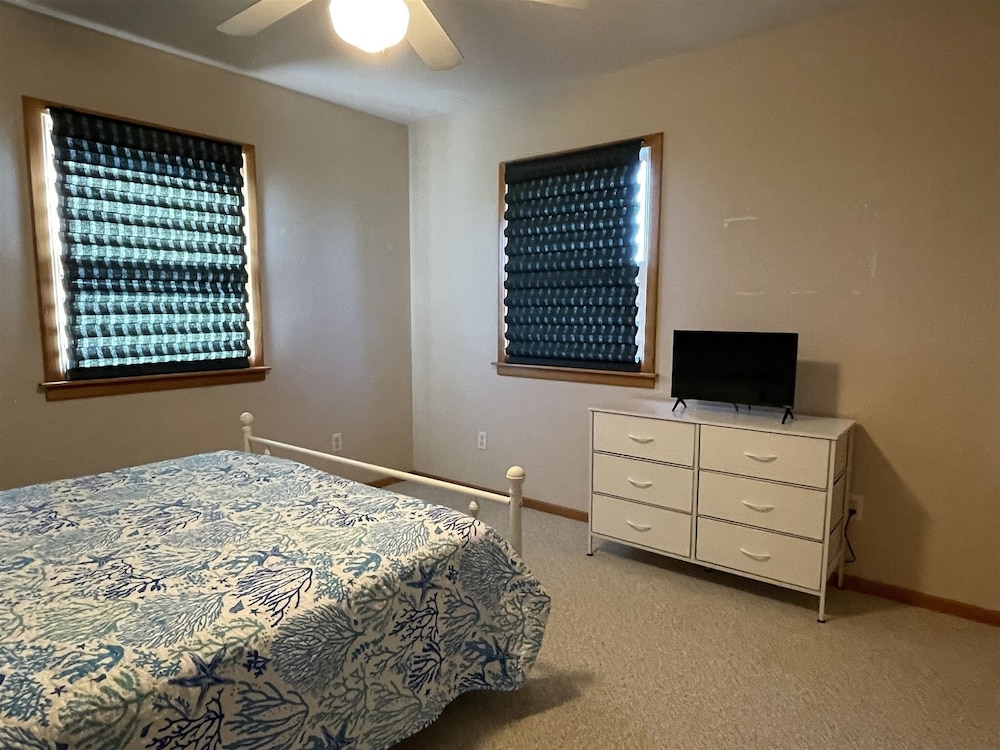 Island Dreaming Retreat 3 Bedroom Cottage view 5