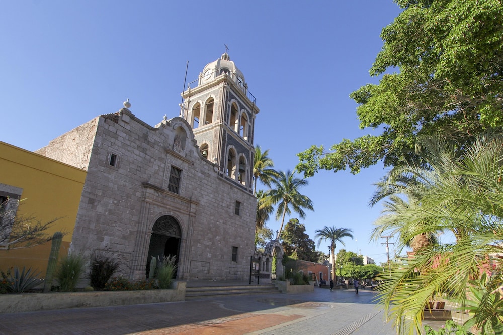 Hotel Loreto host - Image 1