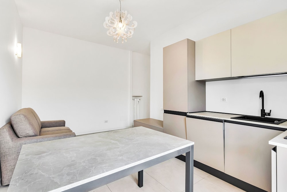 Alessia's Flat - Caroli