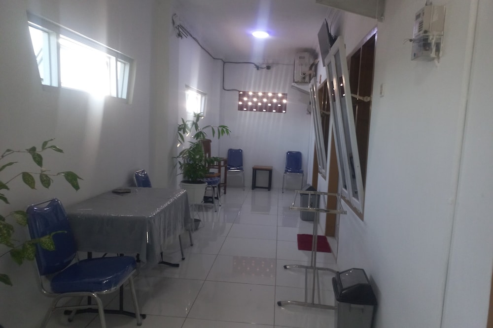 OYO 94771 White House Arafah Syariah