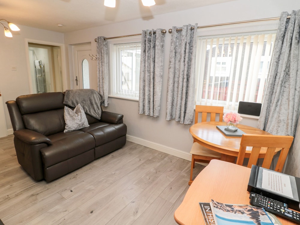 Primrose Cottage view 5