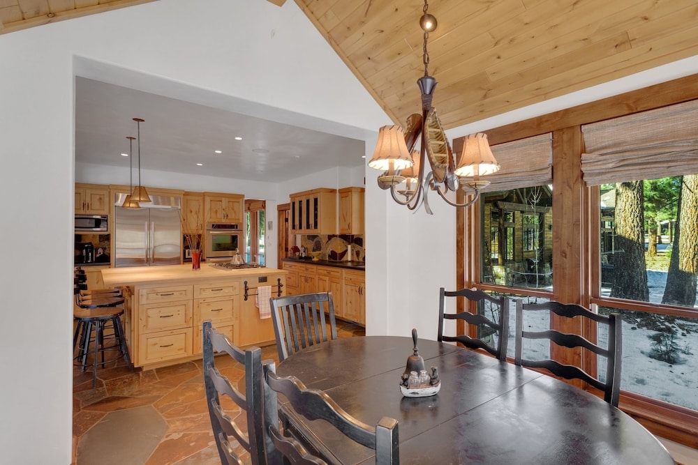 4br Cabin W/ Hot Tub Ultimate Truckee Escape 4 Bedroom Cabin