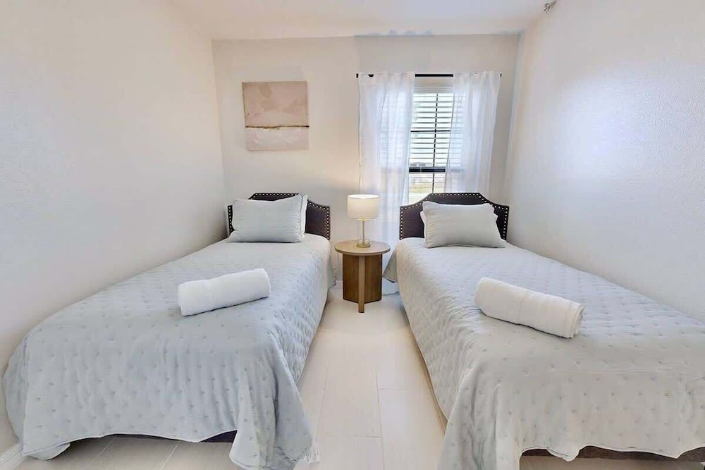 Brooksville Retreat! 3 Bed, 2 Bath!