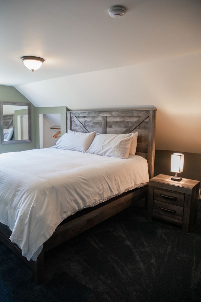 Clear River Inn