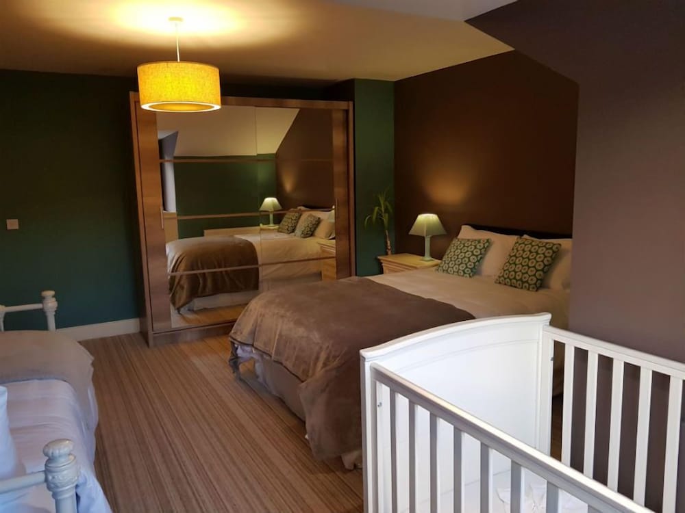 Ethan House Killarney view 5