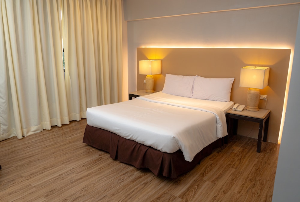 Cebu Vacations - Cebu Grand Hotel - Property Image 1