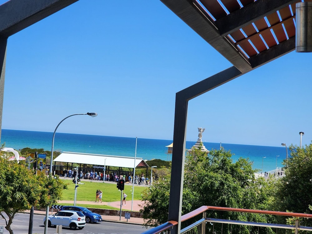 Semaphore Blue Apartments
