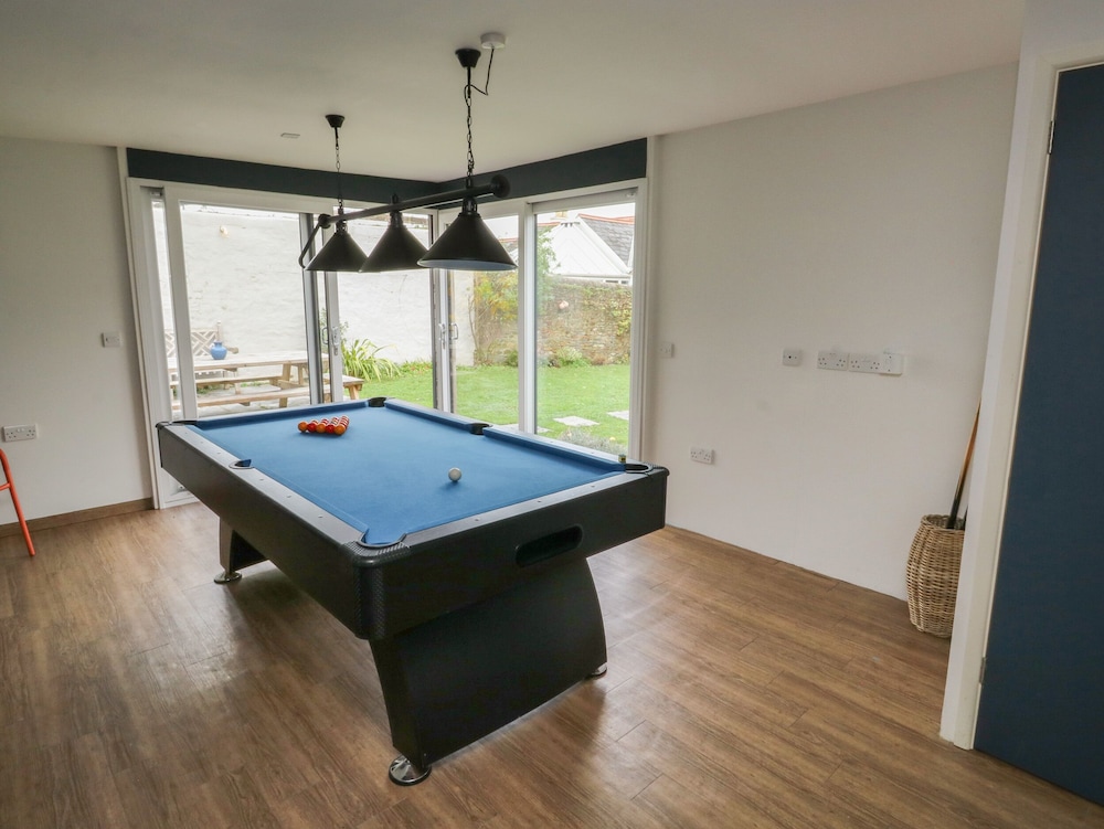 Lands House