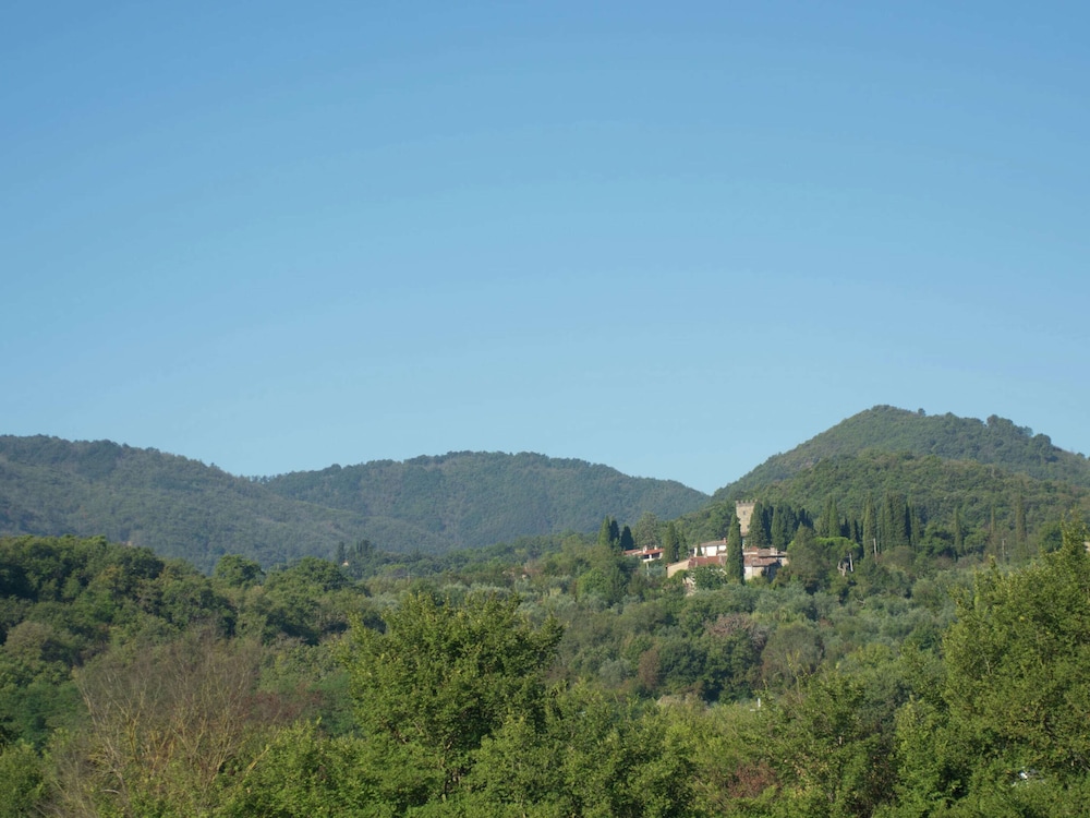 Scenic Stay Near Florence