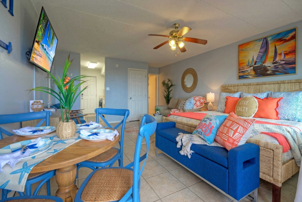 15 Condos, Sleeps 96 w/ Pools & Beach Access Island Retreat by Avantstay