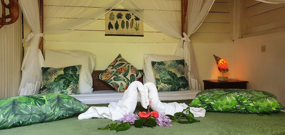 Ravoraha Ecolodge