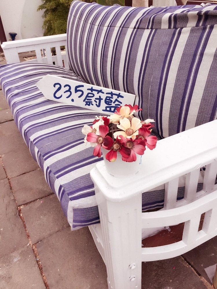 23.5 Blue B & B