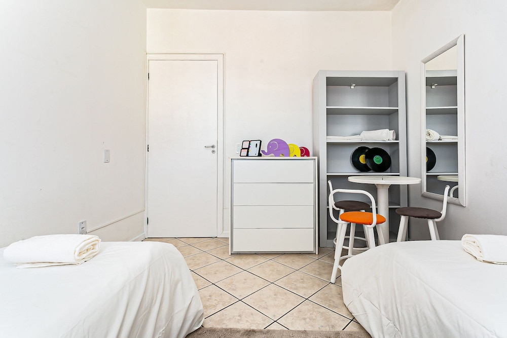 Apt w Balcony and Barbecue 260m Praia Brava Coi302
