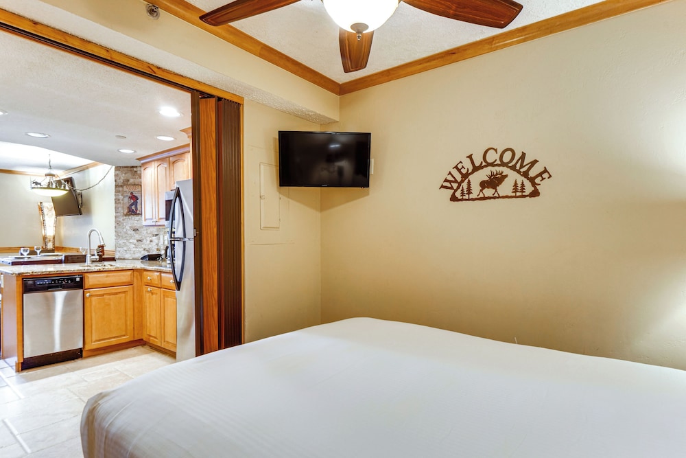 48 Steps to Ski Lift: Breck Suite w/ Resort Perks!