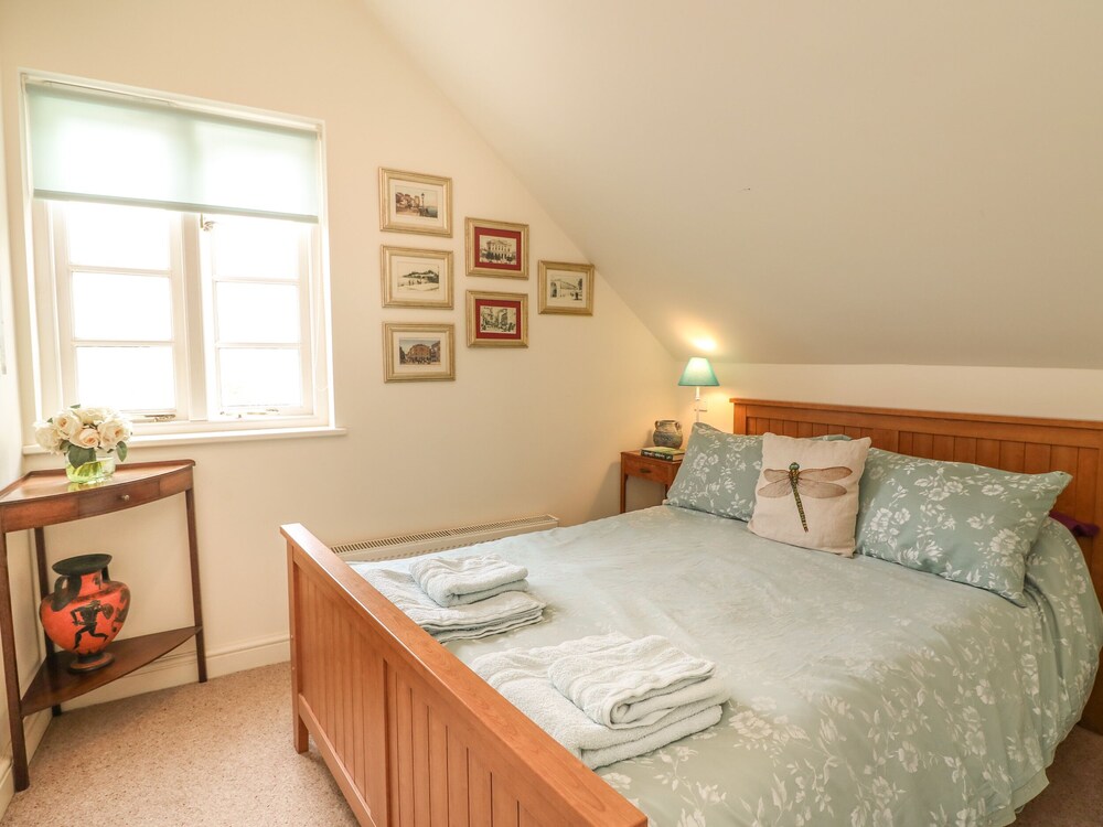 King Charles Cottage view 4