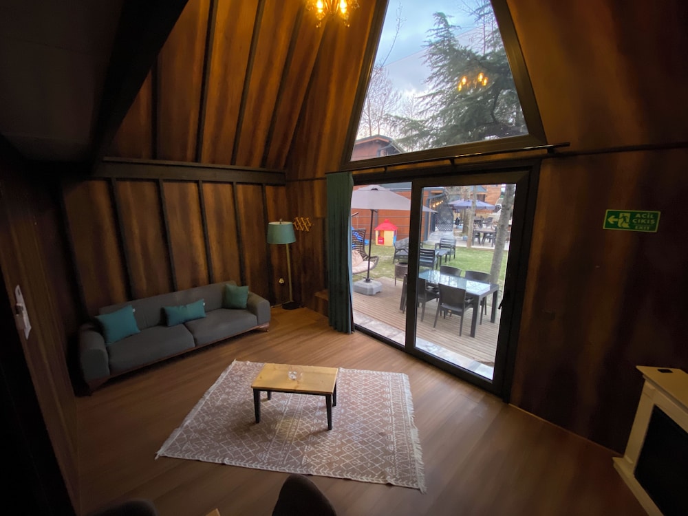 SAPANCA KIYI BUNGALOV