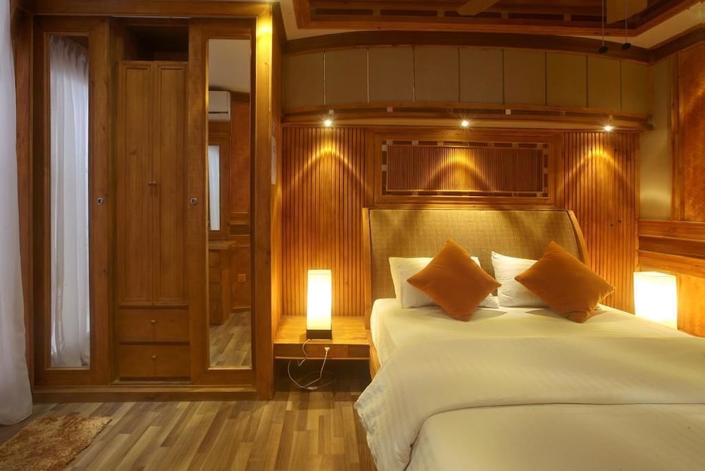 Eureka Serenity Athiri Inn