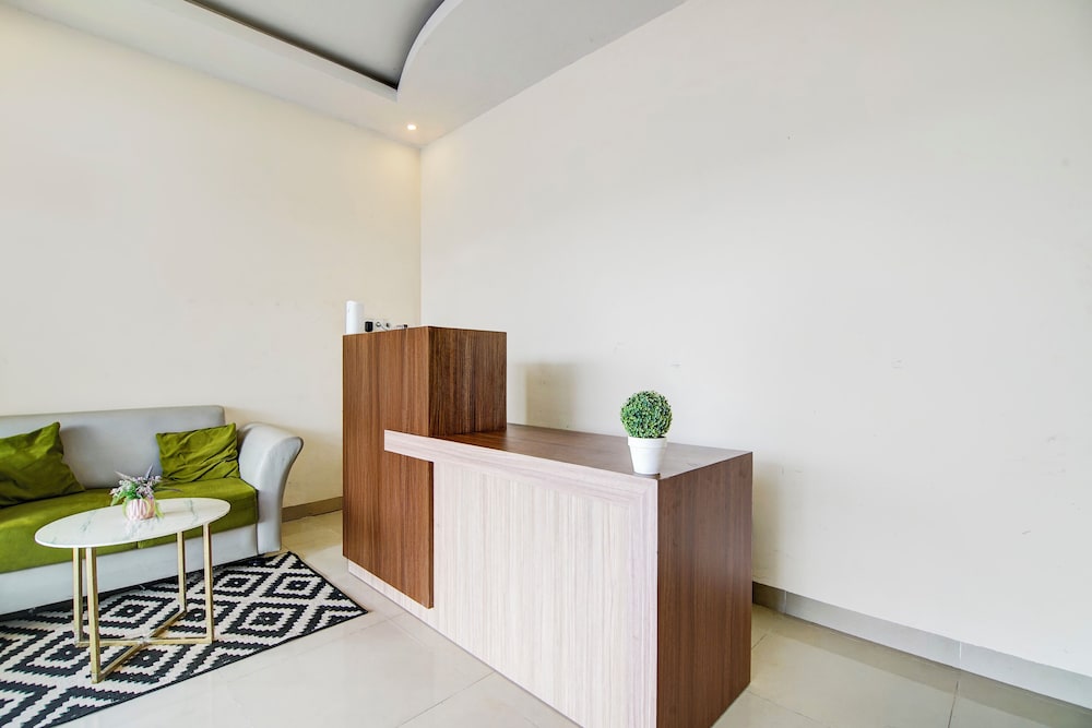 Capital O Pusat Kota Pekanbaru Near Mall Living World Formerly Radja Homestay