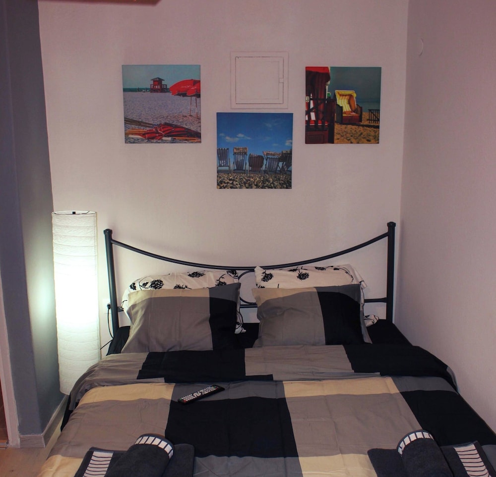 Impeccable 1-bedroom Apartment Center