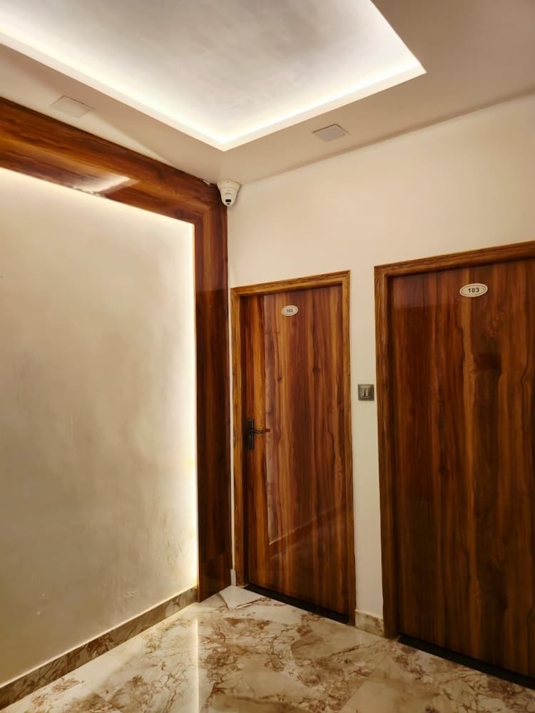 Hotel Shiv Grand SV