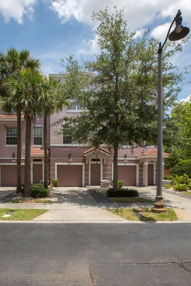 Tropical Dreams Townhome 3 Bedroom Condo by RedAwning