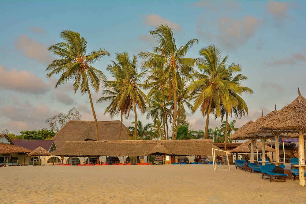 Best Western Jangwani Sea Breeze Hotel
