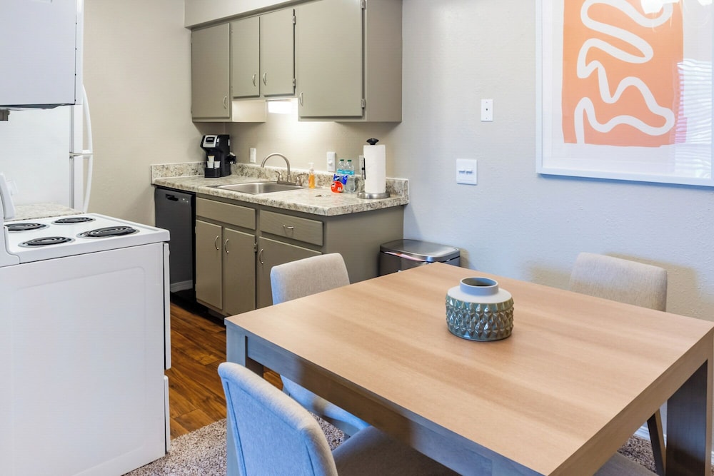 Landing at Echo Trail Apartments - 1 Bedroom In..
