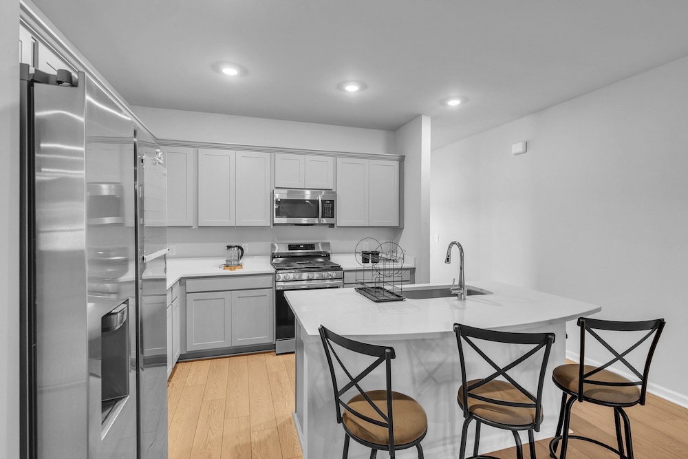 Modern Nest - Huntsville Hideaway 3 Bedroom Home
