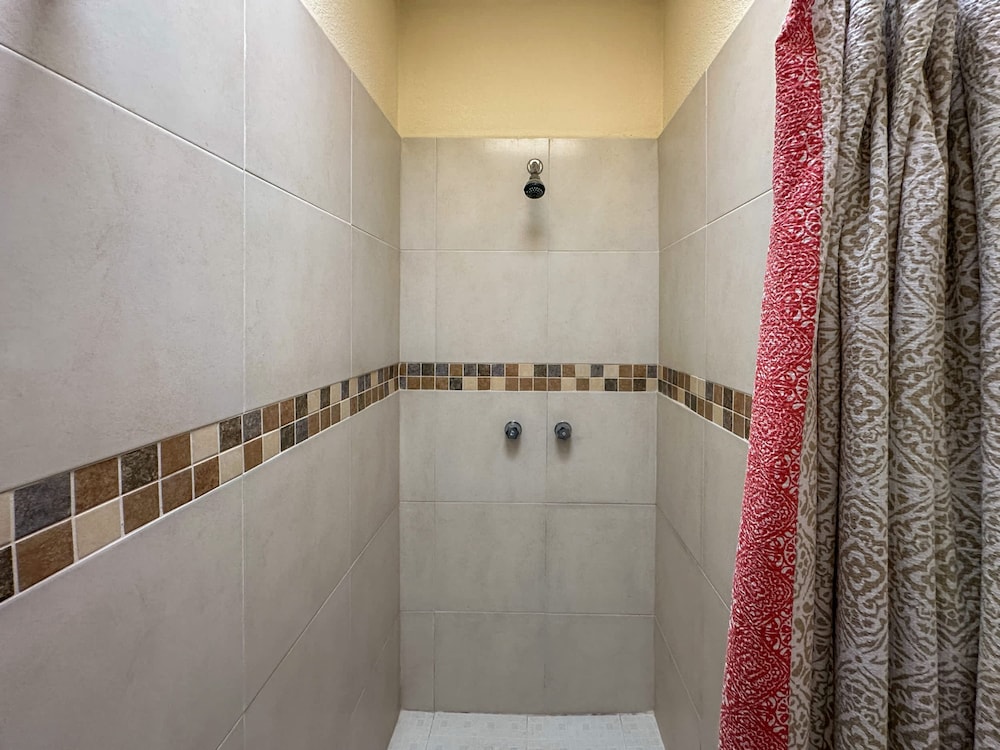 Casita With Excellent in Town Location