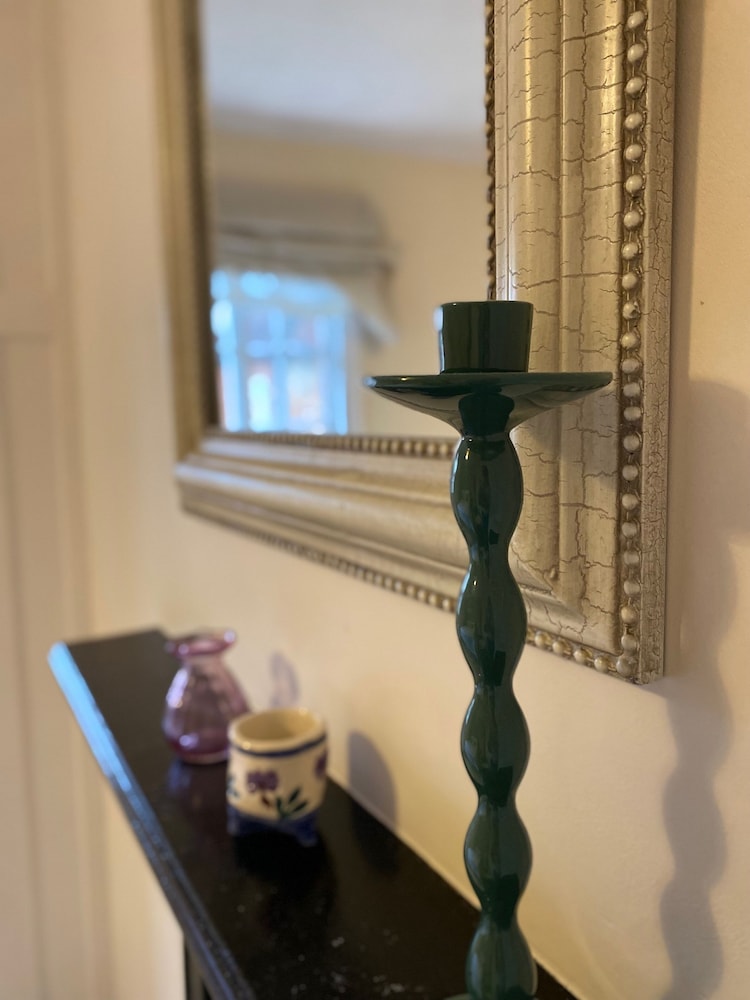 Historic 1Bd Cottage In Heart Of Farnham