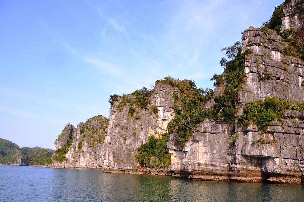 Emperor Cruises Legacy Halong