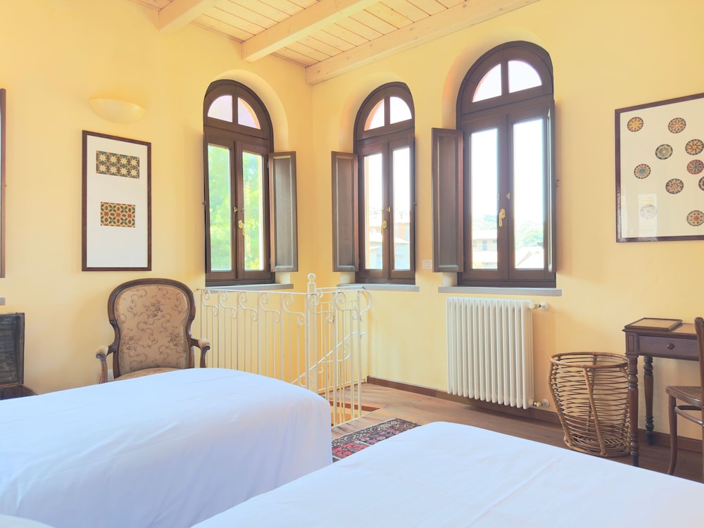 Dimora il Pozzetto Elegant Villa With Garden