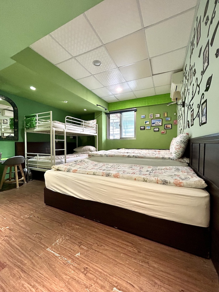 Ximen Triple Tiger Hostel