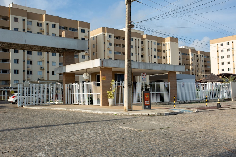 Apto com Piscina e Garagem em Barra dos Coqueiros
