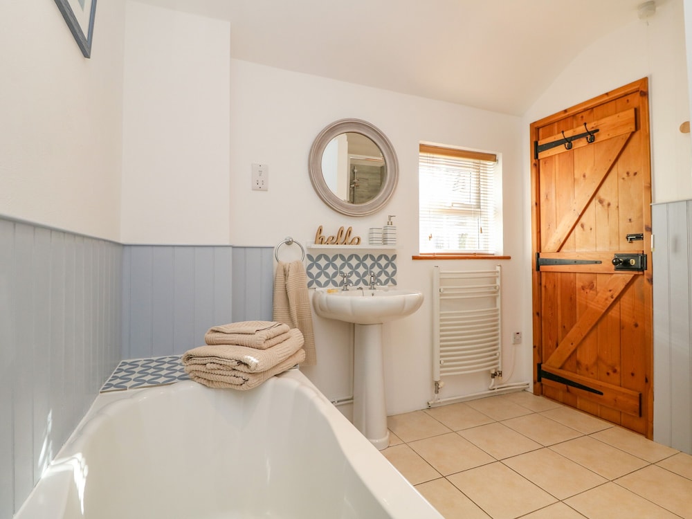 Pond Cottage