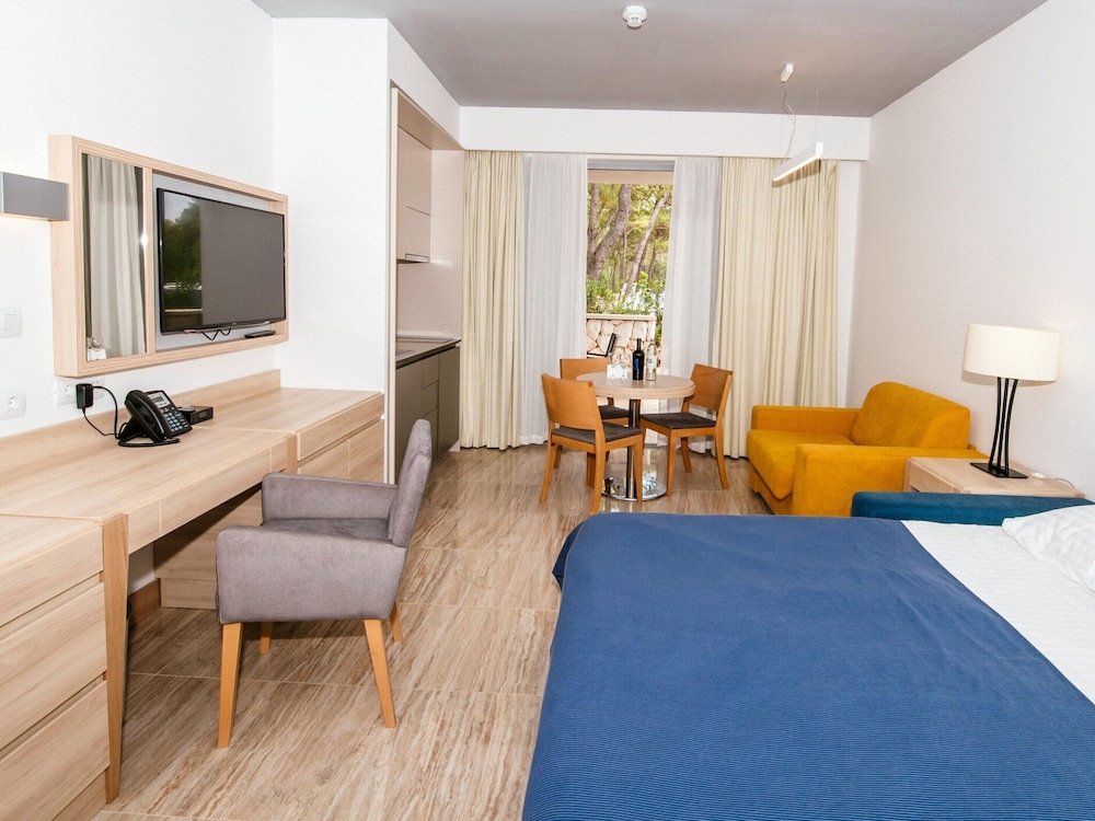 Zaton Apartment With Shared Pool