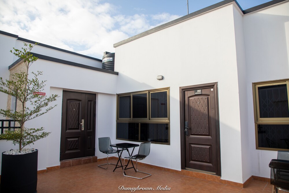 1 Bed Apartment - Rooftop Terrace, Parking, Wifi view 4