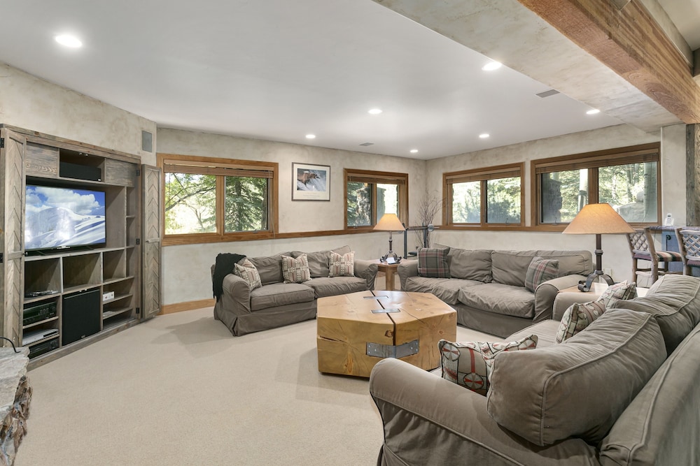 Thistle Drive Home at Deer Valley Resort - 4 Bedroom Home #3020 4 Condo
