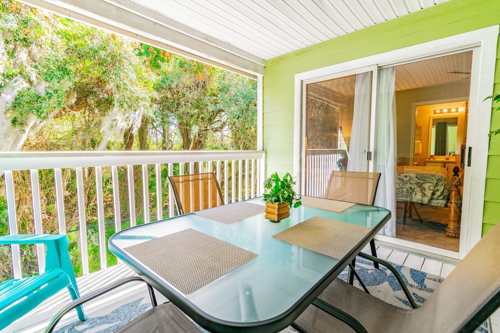 ​Near Theme Parks! Spectacular New 3 BR Home, Sleeps 7, Patio, Pool!-3