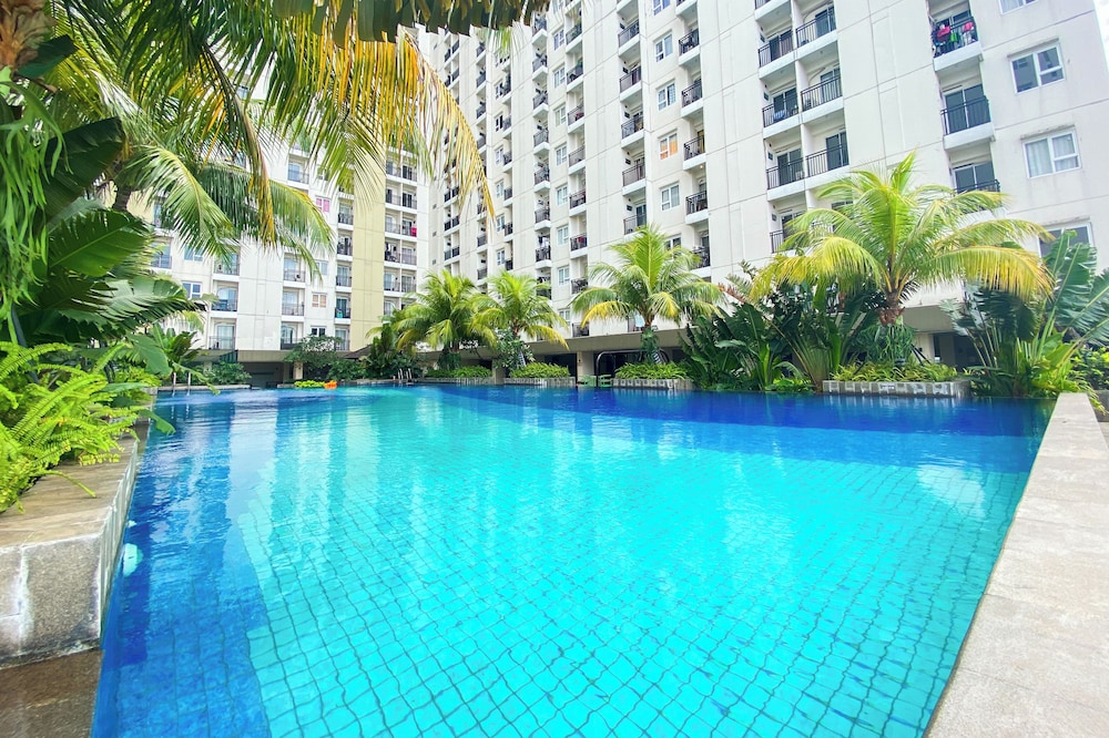 Nice and Comfy Studio at Cinere Resort Apartment